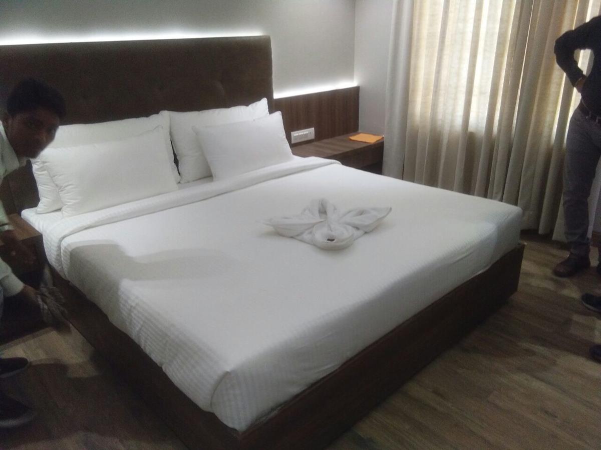 Hotel City Crown Mandsaur Ngoại thất bức ảnh